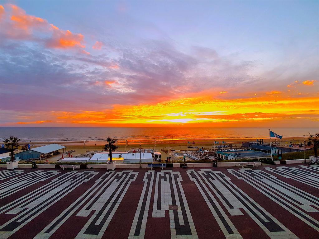 Beach Apartments Seaview Plus Parking Zandvoort Bagian luar foto